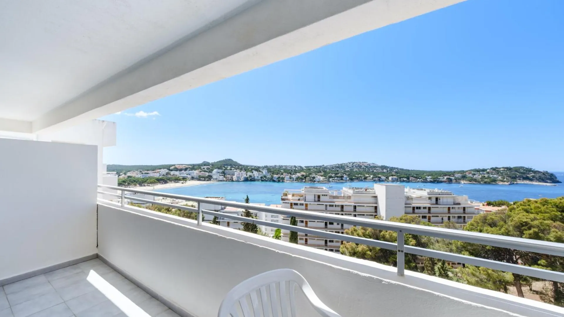 Apartamentos Vista Club Santa Ponsa 3*,