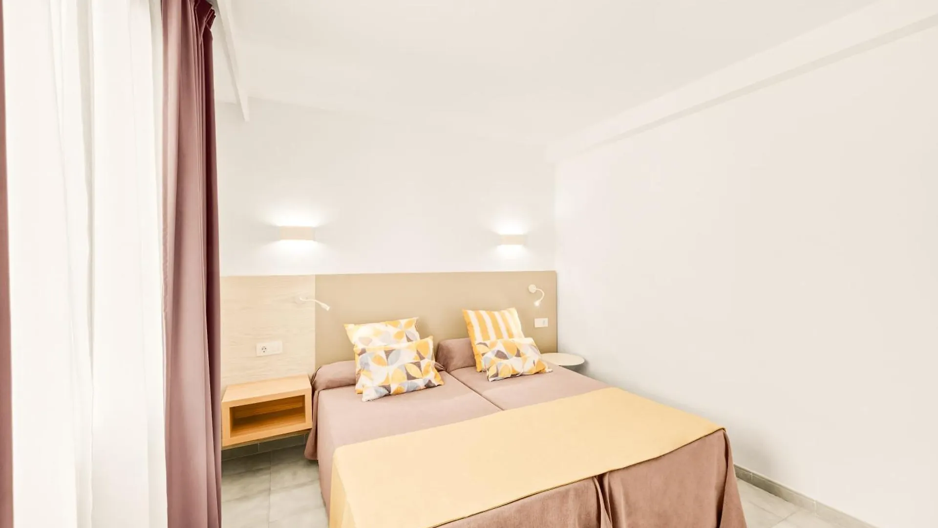 Apartamentos Vista Club Santa Ponsa Aparthotel